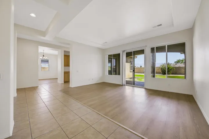 06 LIVING MLS (1)