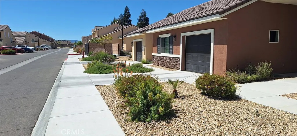 16852 Muscatel, Hesperia, California 92345
