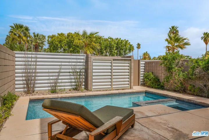 284 Cheryl Drive, Palm Springs, California 92262