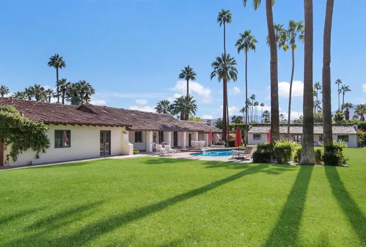 Pool-Yard
