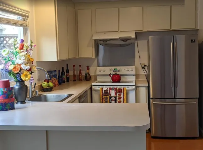 825 Peary Lane, Foster City, California 94404
