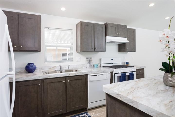 880 N. Lake Street Unit 95, Hemet, California 92544