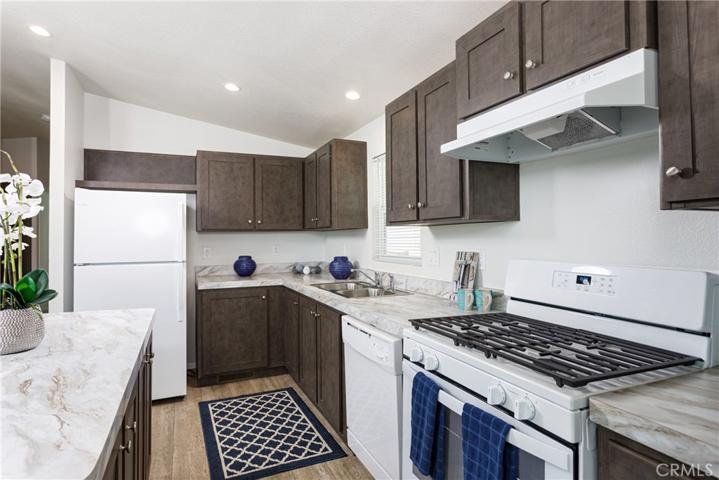 880 N. Lake Street Unit 95, Hemet, California 92544