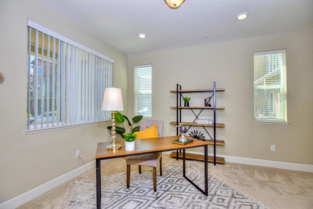 611 Avenue One Drive, California home-pic-6