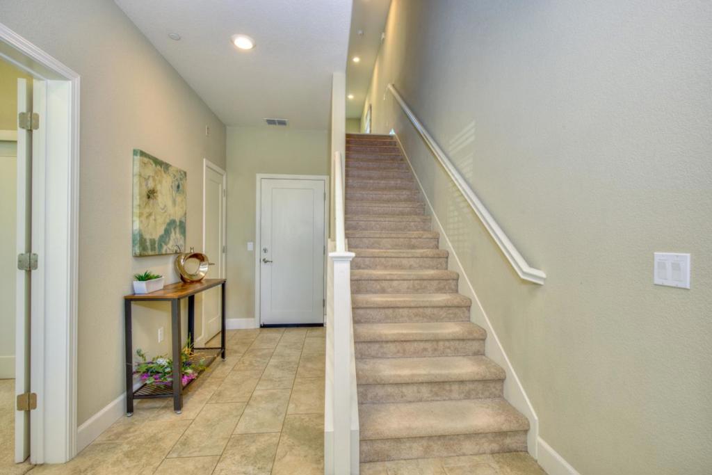 611 Avenue One Drive, California home-pic-5