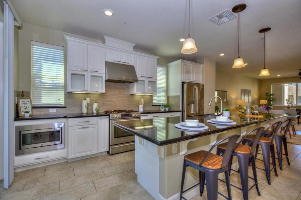 611 Avenue One Drive, California home-pic-12