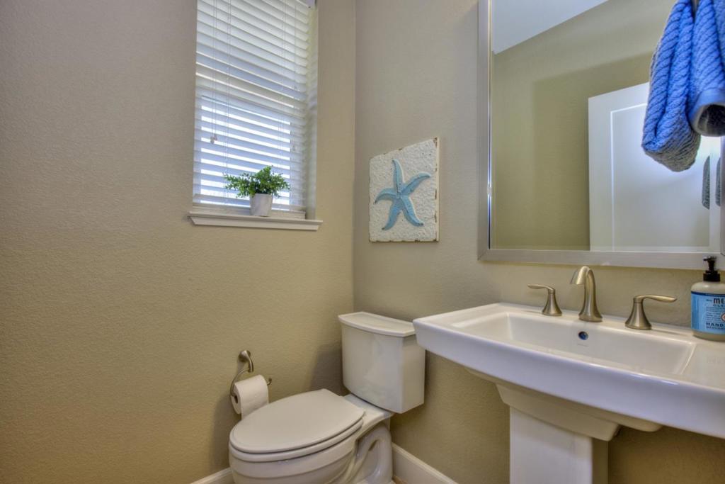 611 Avenue One Drive, California home-pic-19