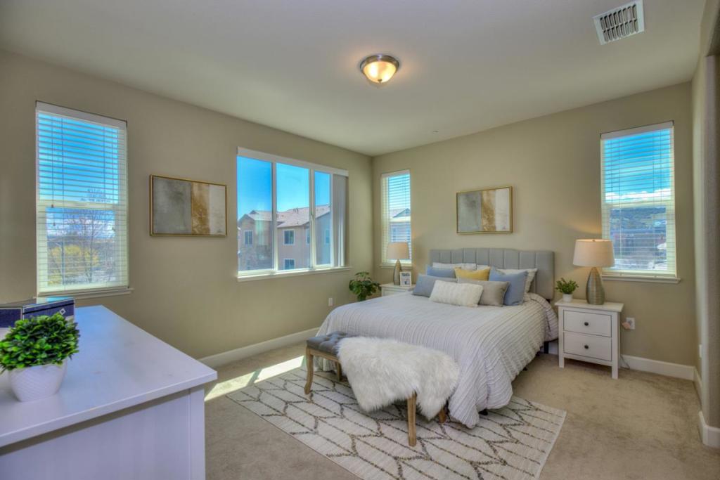 611 Avenue One Drive, California home-pic-20