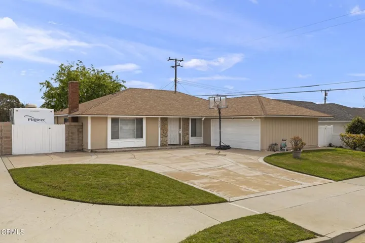 1-web-or-mls-UpmarketMedia_2266Rock-122