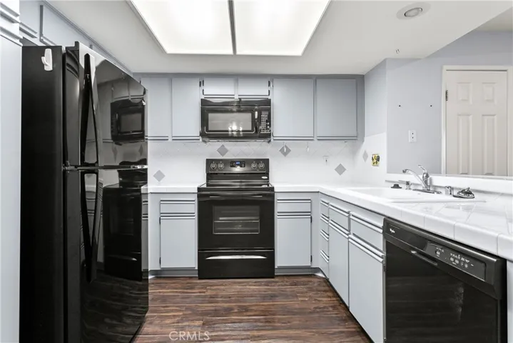 all appliances are included.