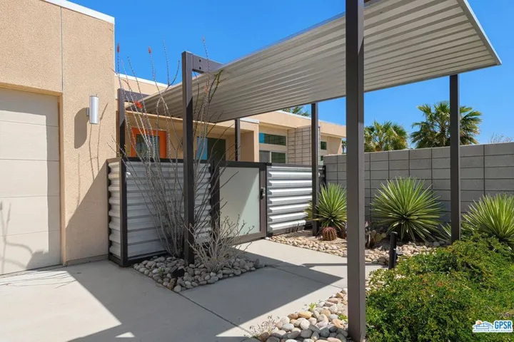 1152 Francis Drive, Palm Springs, California 92262