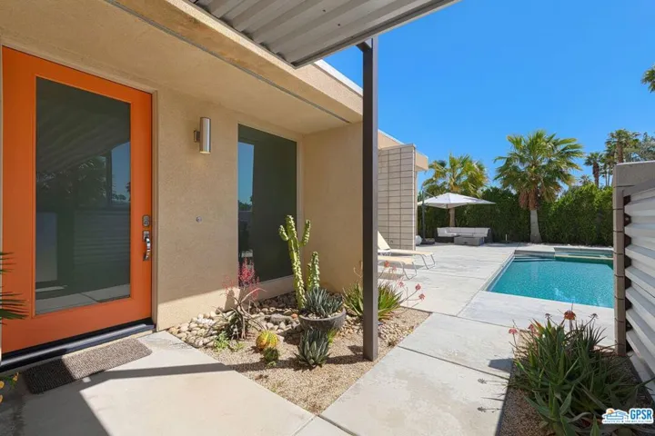 1152 Francis Drive, Palm Springs, California 92262