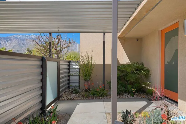 1152 Francis Drive, Palm Springs, California 92262