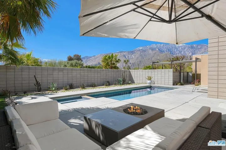 1152 Francis Drive, Palm Springs, California 92262