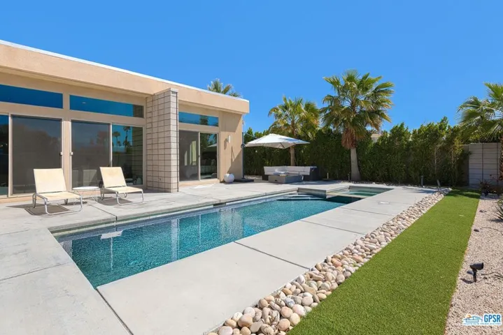 1152 Francis Drive, Palm Springs, California 92262