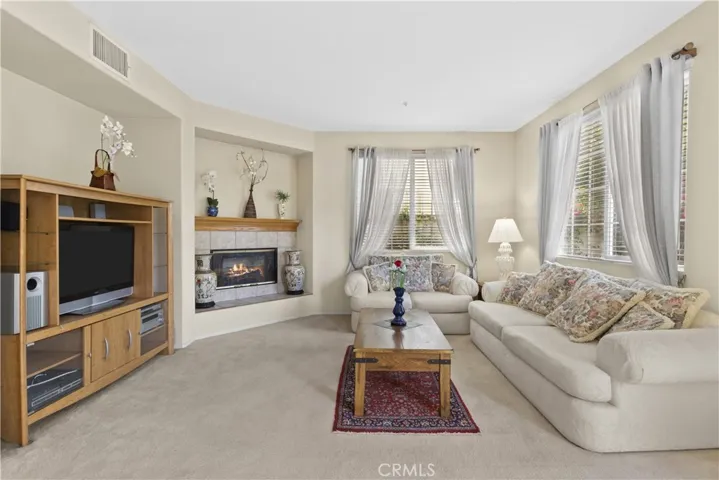 1033 Unidad Way, Oxnard, California 93030