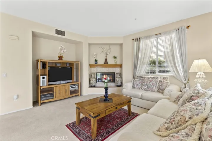 1033 Unidad Way, Oxnard, California 93030