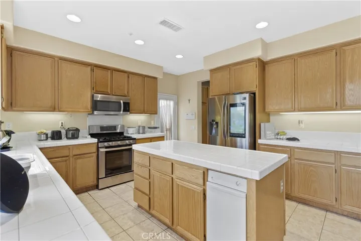 1033 Unidad Way, Oxnard, California 93030