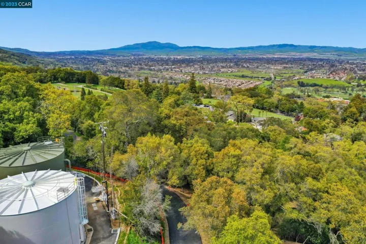 103 Castlewood, Pleasanton, California 94566