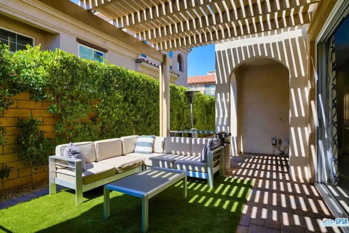 Private Outdoor Patio