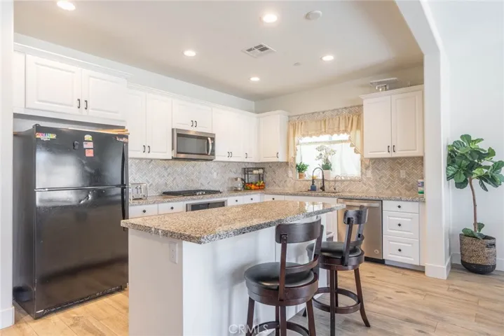 11826 Sierra Road, Victorville, California 92392