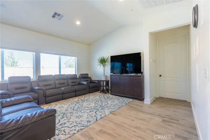 11826 Sierra Road, Victorville, California 92392