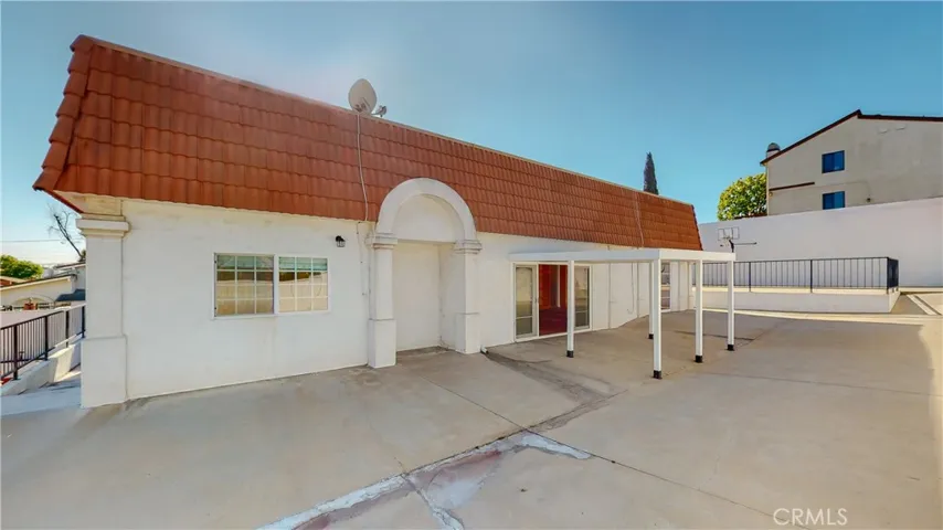 Fabulous additional living quarters for family, friends, or tenants.