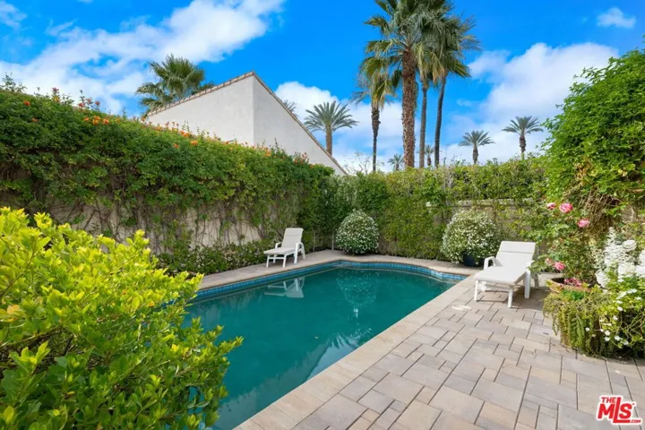 Private Enclosed Pool