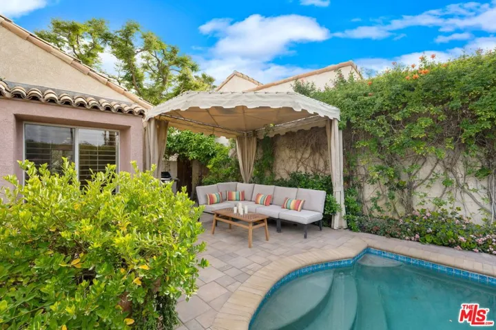 Cabana / Canopy Included