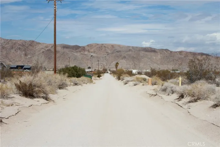 6677 Peterson Road, 29 Palms, California 92277