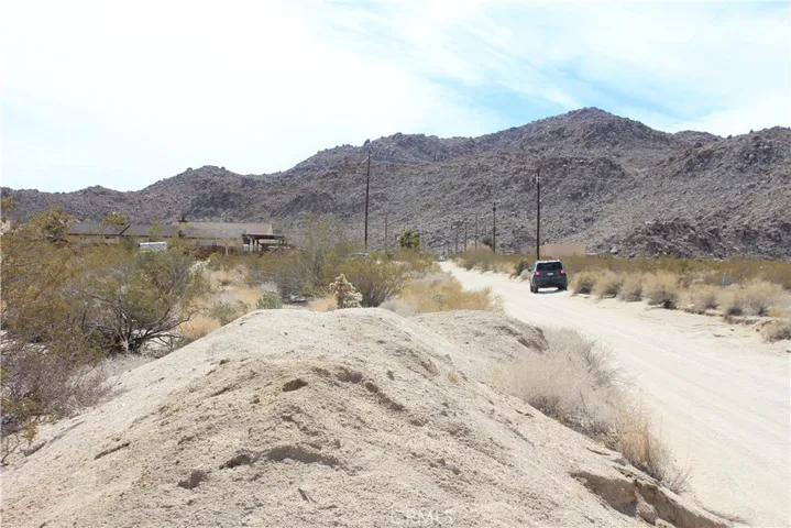 6677 Peterson Road, 29 Palms, California 92277