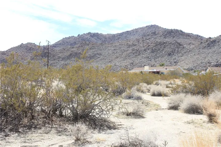 6677 Peterson Road, 29 Palms, California 92277