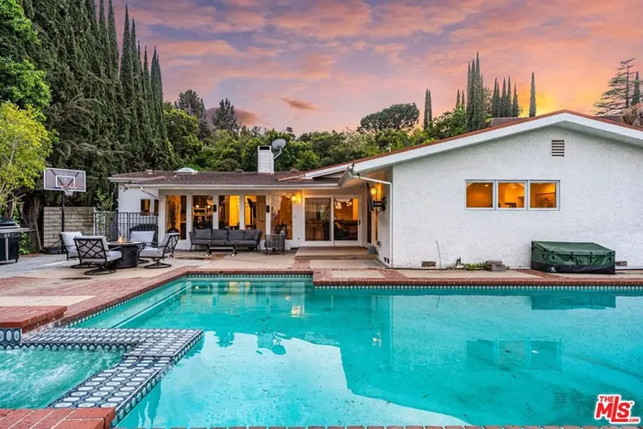 3562 Alana Drive, Sherman Oaks, California 91403