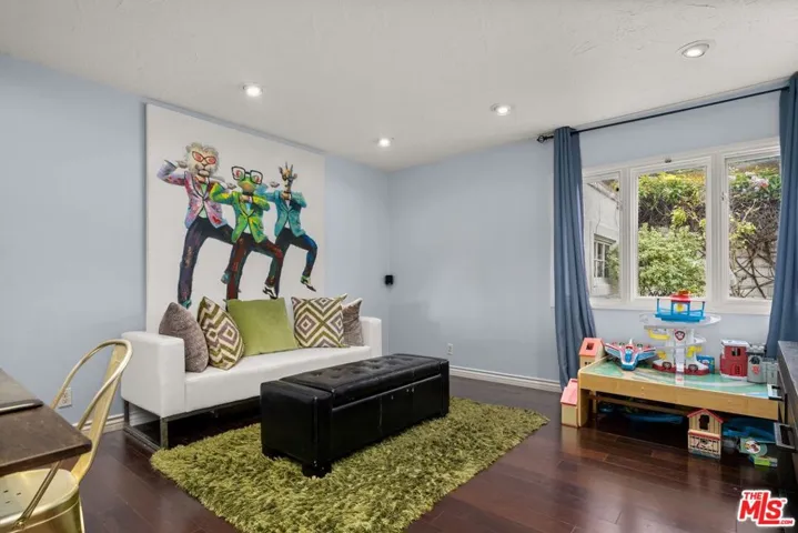 3562 Alana Drive, Sherman Oaks, California 91403
