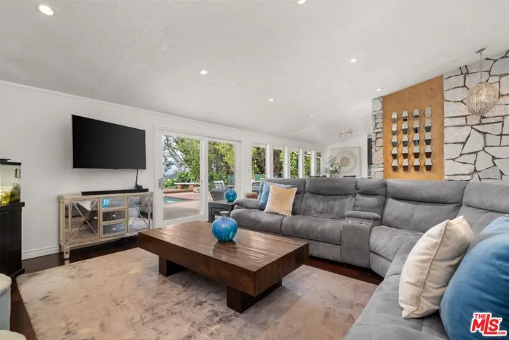 3562 Alana Drive, Sherman Oaks, California 91403