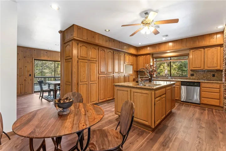 27467 Bay Shore Drive, Lake Arrowhead, California 92352