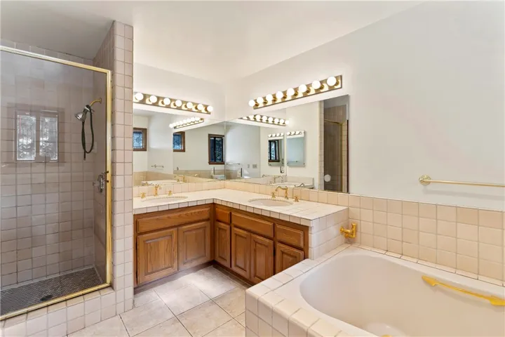 27467 Bay Shore Drive, Lake Arrowhead, California 92352