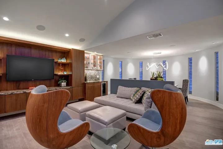 401 W Village Square, Palm Springs, California 92262