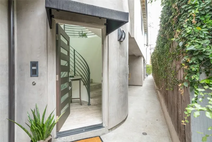415 1/2 Marguerite Avenue, Corona Del Mar, California 92625