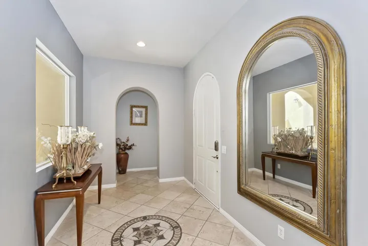 001_Foyer
