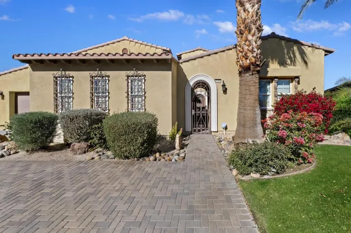 004_Front Entry