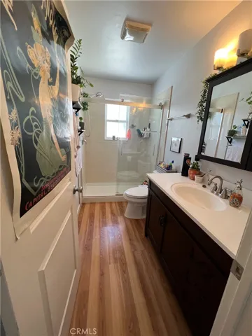 upstairs en-suite bath