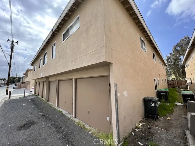 994 Valencia Street, Costa Mesa, California 92626