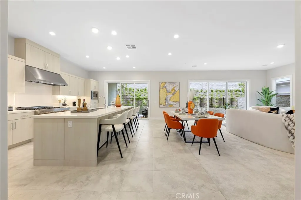 200 Sierra Madre, Lake Forest, California 92630 home-pic-1
