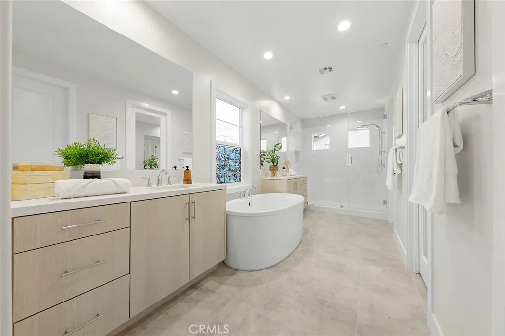 200 Sierra Madre, Lake Forest, California 92630 home-pic-23