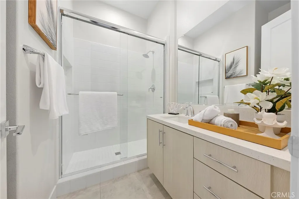 200 Sierra Madre, Lake Forest, California 92630 home-pic-25