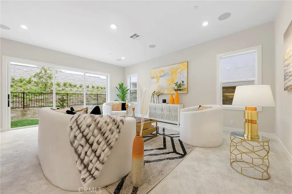 200 Sierra Madre, Lake Forest, California 92630 home-pic-12