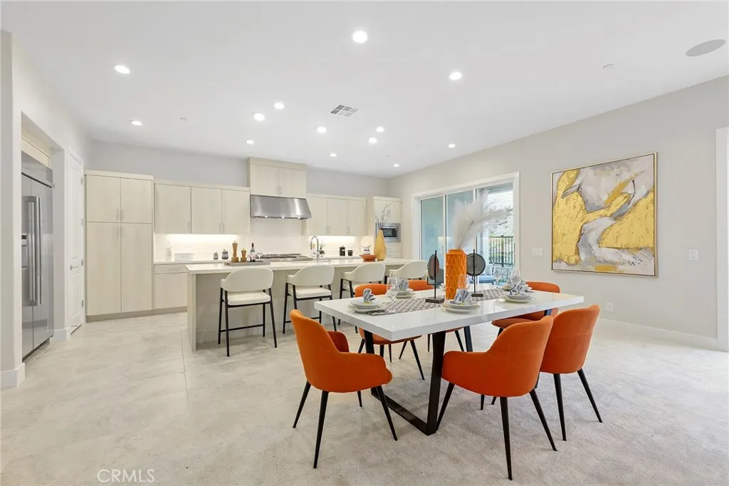 200 Sierra Madre, Lake Forest, California 92630 home-pic-2