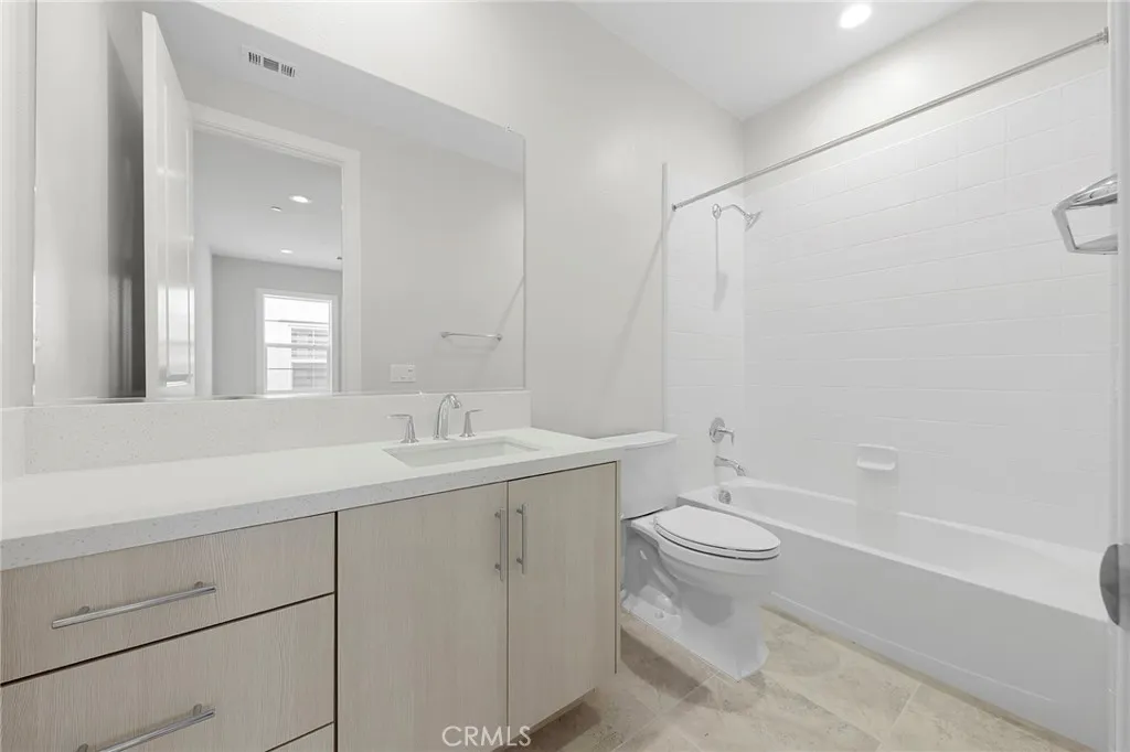 200 Sierra Madre, Lake Forest, California 92630 home-pic-27