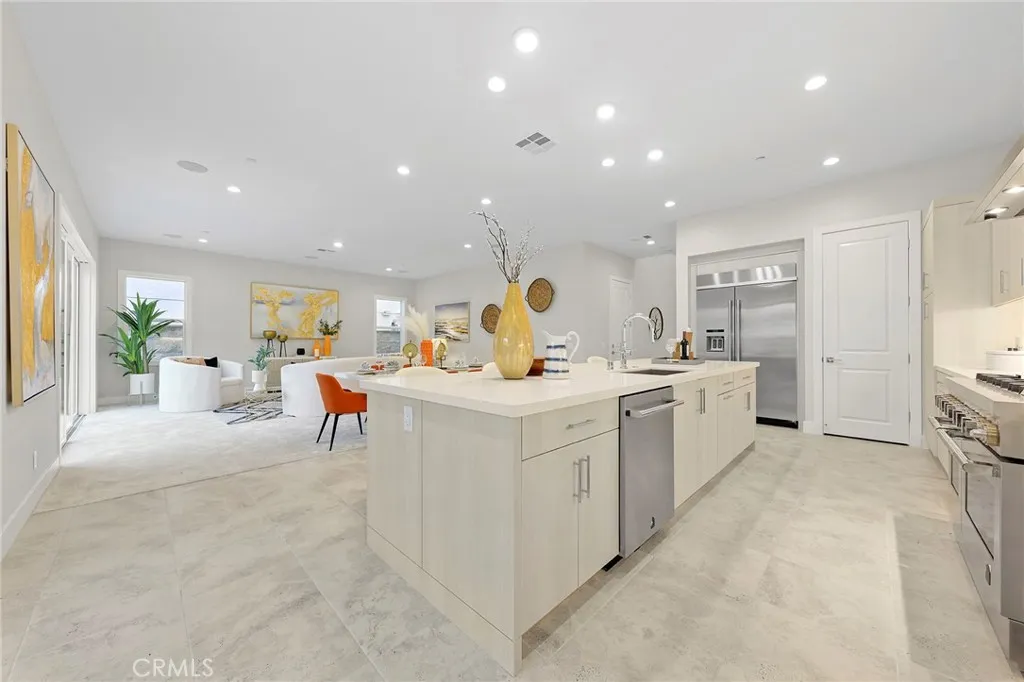 200 Sierra Madre, Lake Forest, California 92630 home-pic-7